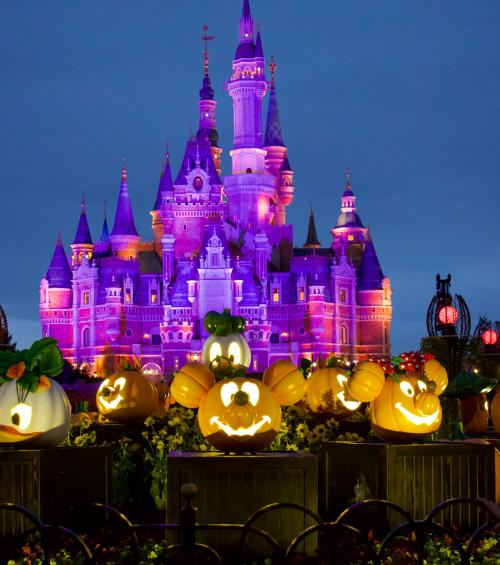 What are the best activities to do in Paris for Halloween?