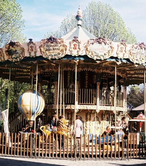 Maison Mère - Carrousel Jules Verne La Villette